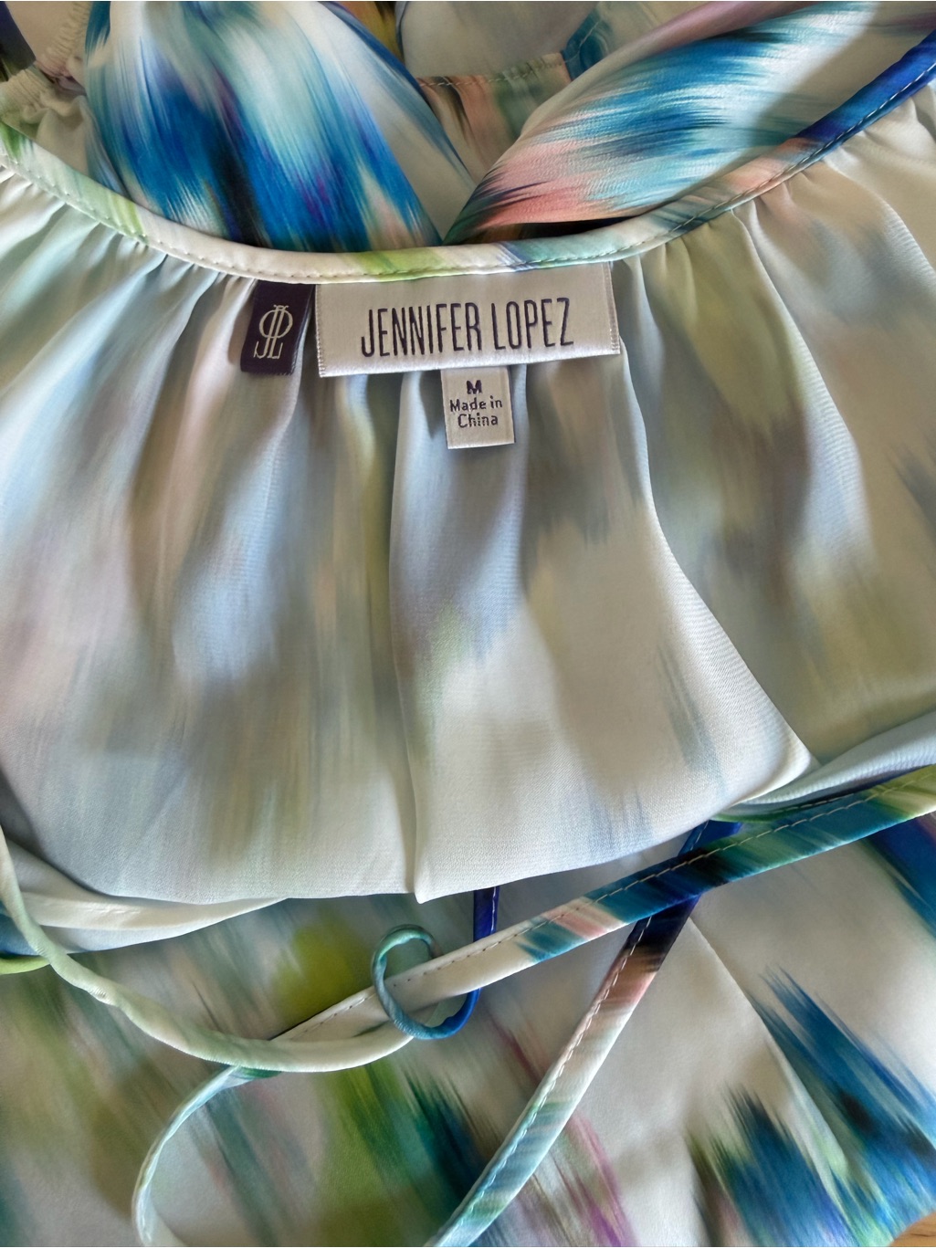 Jennifer Lopez Women’s M Abstract Watercolor Chiffon Tie Keyhole Peasant Blouse — image 7 of 8